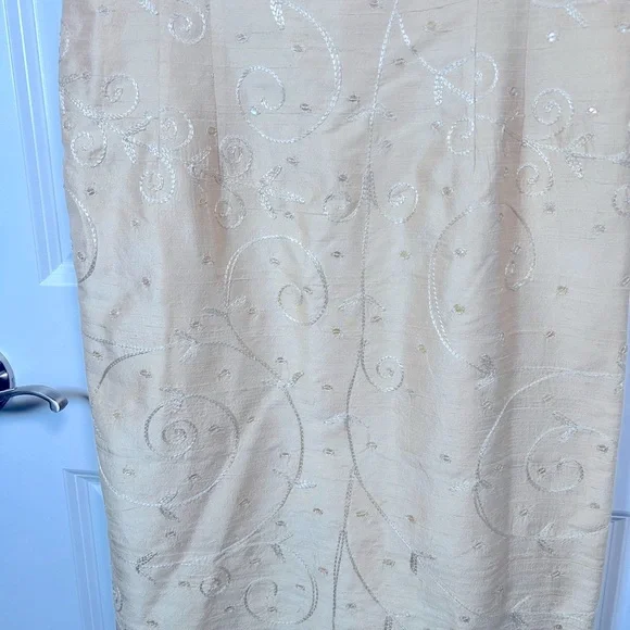 Nanette Leopore Ivory Silk Midi Sheath Dress V-Neck Crochet Sequined Hem Size 4P - Picture 4 of 9